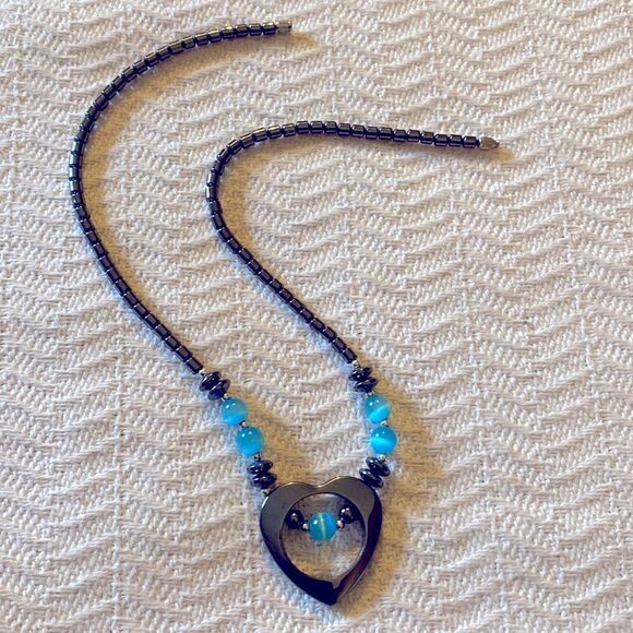 NEW 18” HEMATITE OPEN HEART W/TURQUOISE COLORED QUARTZ STONE NECKLACE - Picture 5 of 12